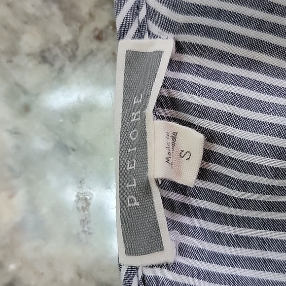 Anthropologie Pleione Striped Top with bell sleeves and key hole tie back - S - Picture 2 of 3
